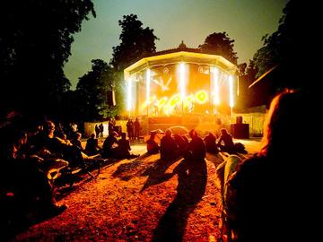 1436 Feeerieen The Bear that wasnt Sons of noel and adrian